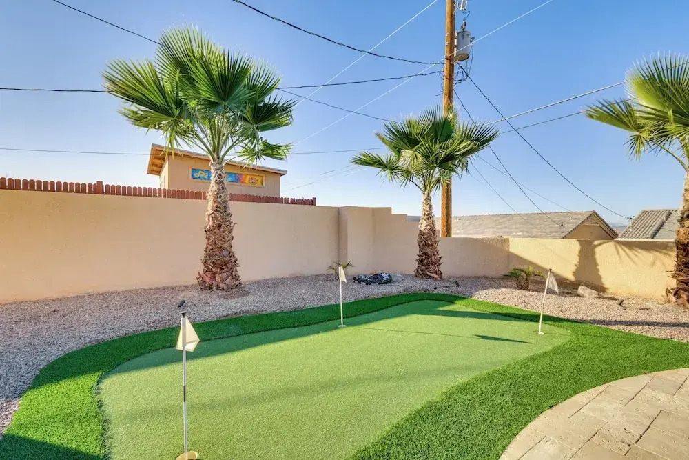 Putting Green & Mtn View: Lake Havasu City Home!