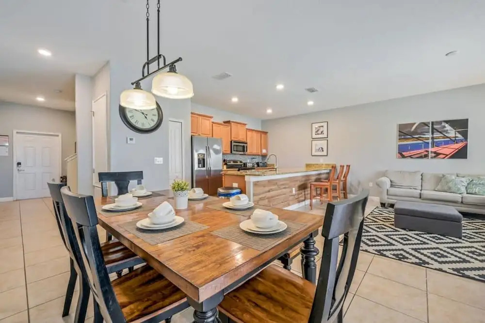 Cozy Home Near Disney Parks - Prime Location