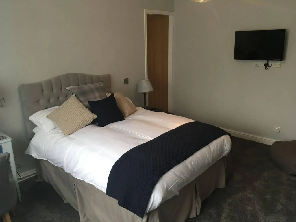The Bluebell Inn and Lodge