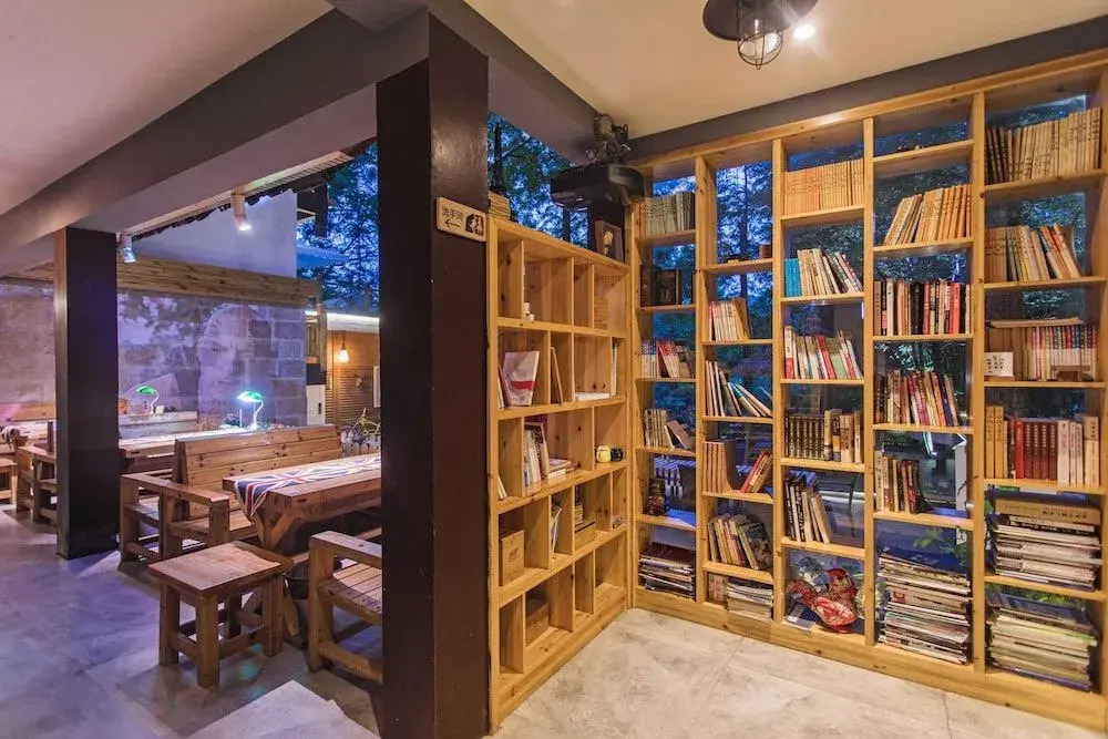 Wuyishan Old Street Sen Live British Inn