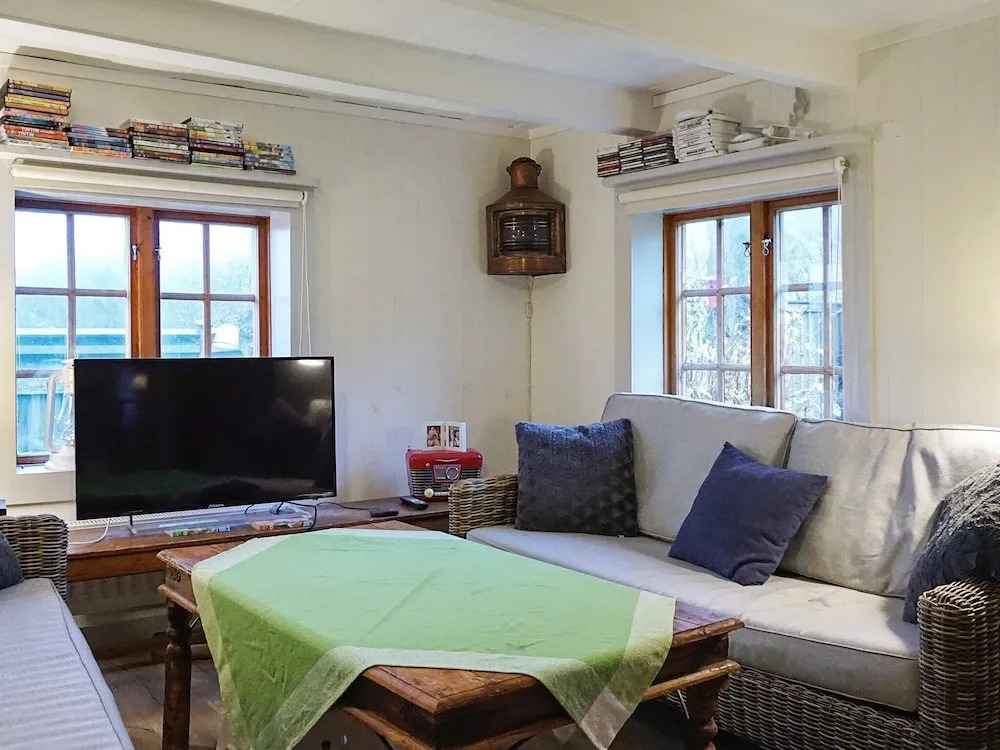 6 Person Holiday Home in Hamburgsund
