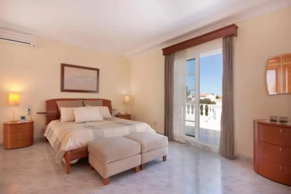Villa Savanna Spacious villa with private pool near the beach
