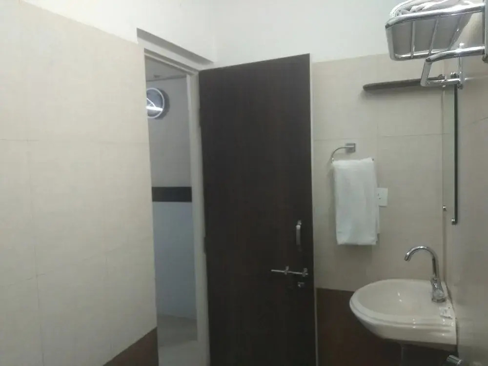 Jk Rooms 141 Peanut Nr Central Mall