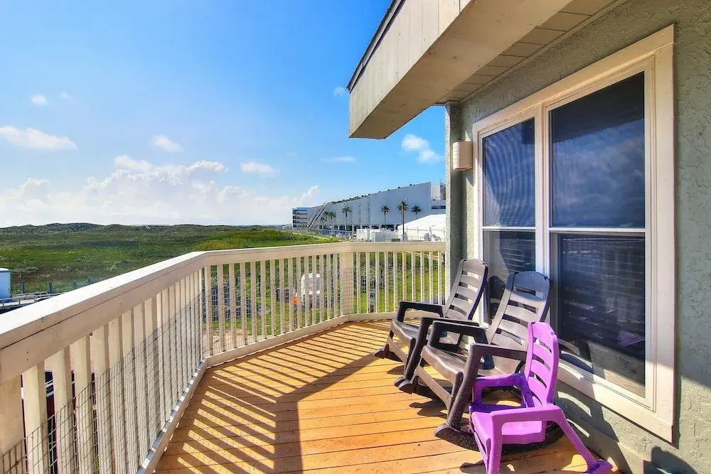 Pawsitively Perfect - 2 Br condo