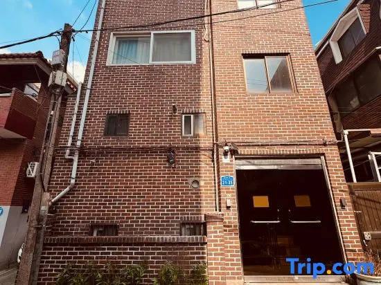 [Special Price] Mapo Hongik  Mangwon/3 Bedrooms/Netflix, Free Dryer/private space