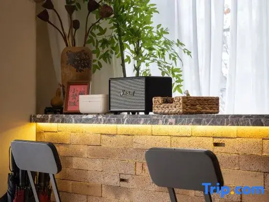 Mid Mountain and White Homestay (Bei Scenic Area Hub Store)