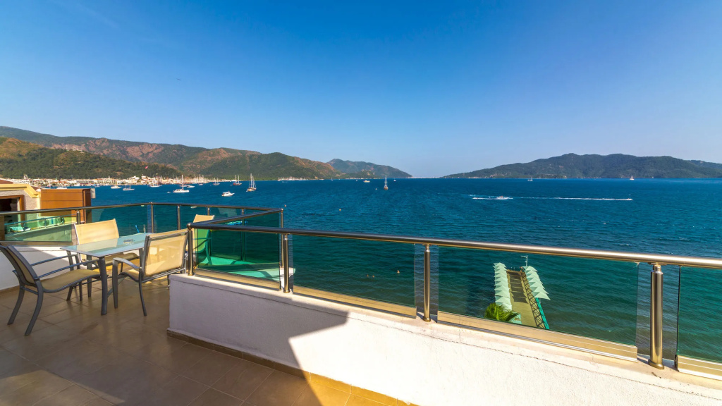 Honeymoon Hotel