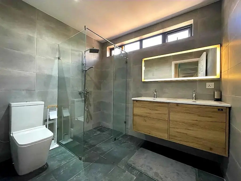 Modern apartment - Excellent location 50m from the beach, restaurants, bars, shops
