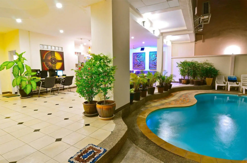 Square One Hotel Patong