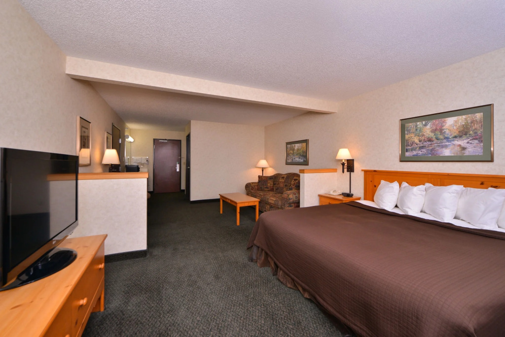 Kelly Inn and Suites Mitchell