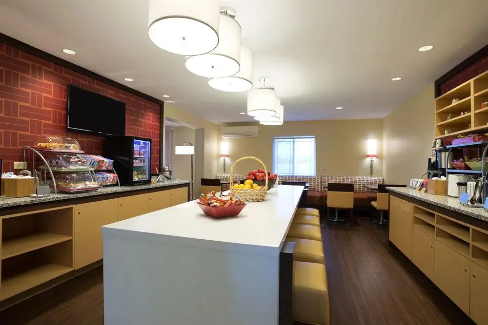 Hawthorn Suites by Wyndham Greensboro