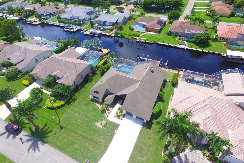 1530 SW 49th Ter