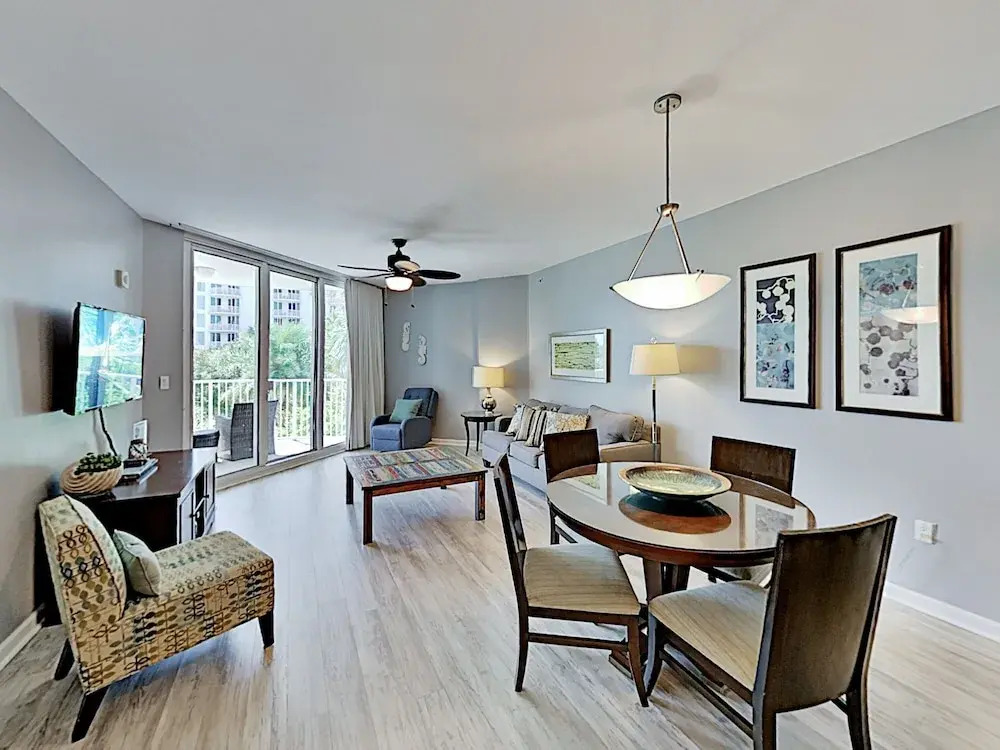 Relax At The Palms. 3rd Floor Pool View 2 Bedroom Condo