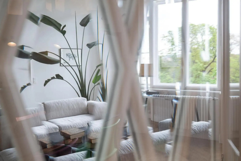 2200SQFT Luxury Apartment in City Center