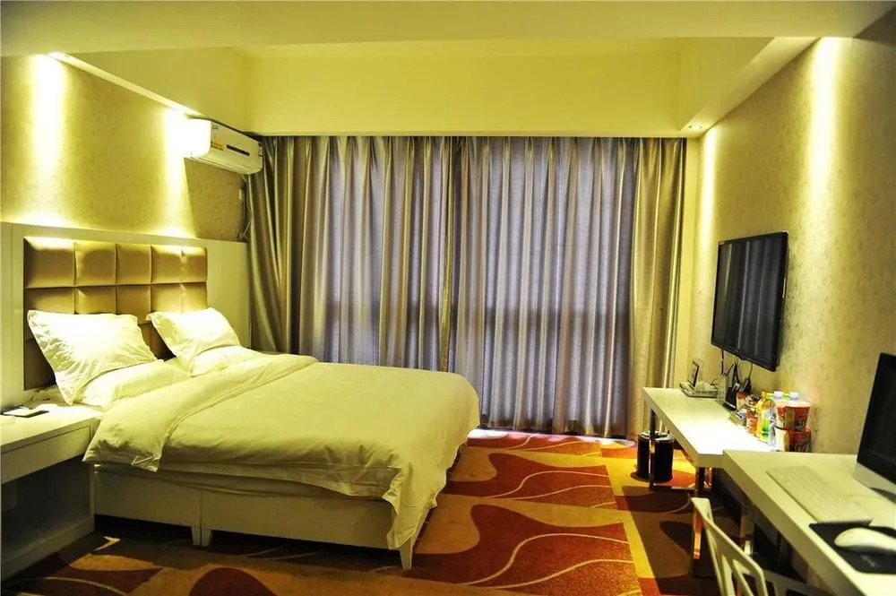 Zhumadian Yuechao Vogue Hotel
