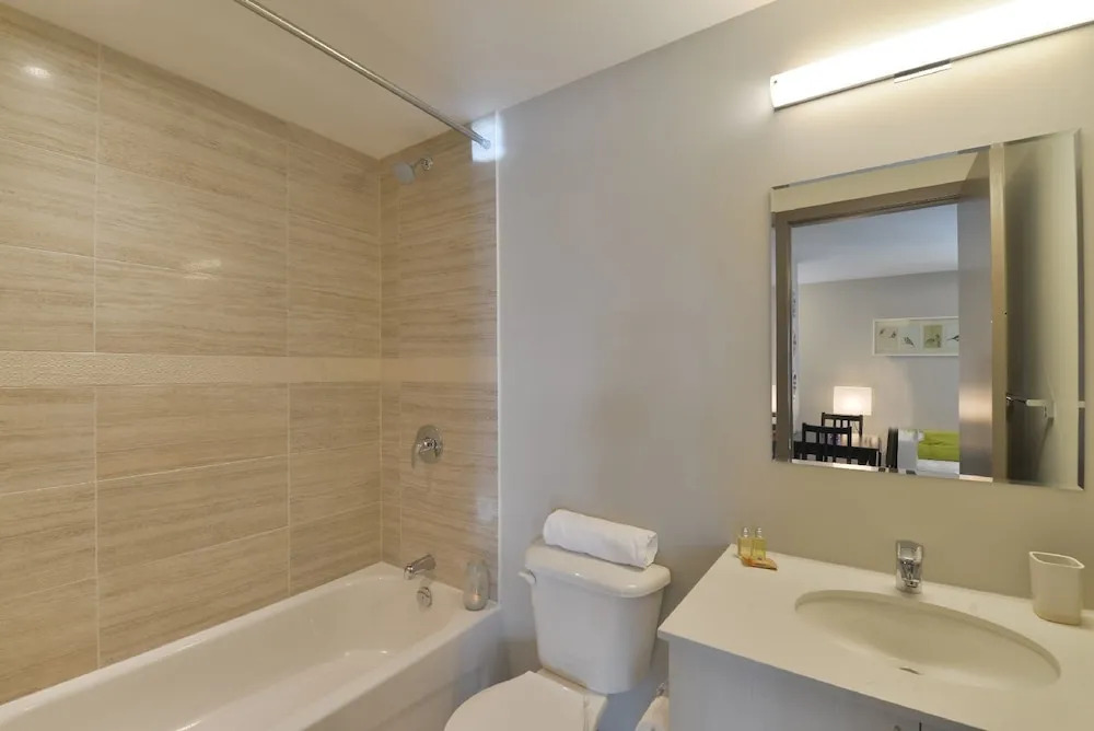 Lisgar Street Apartments by CorporateStays