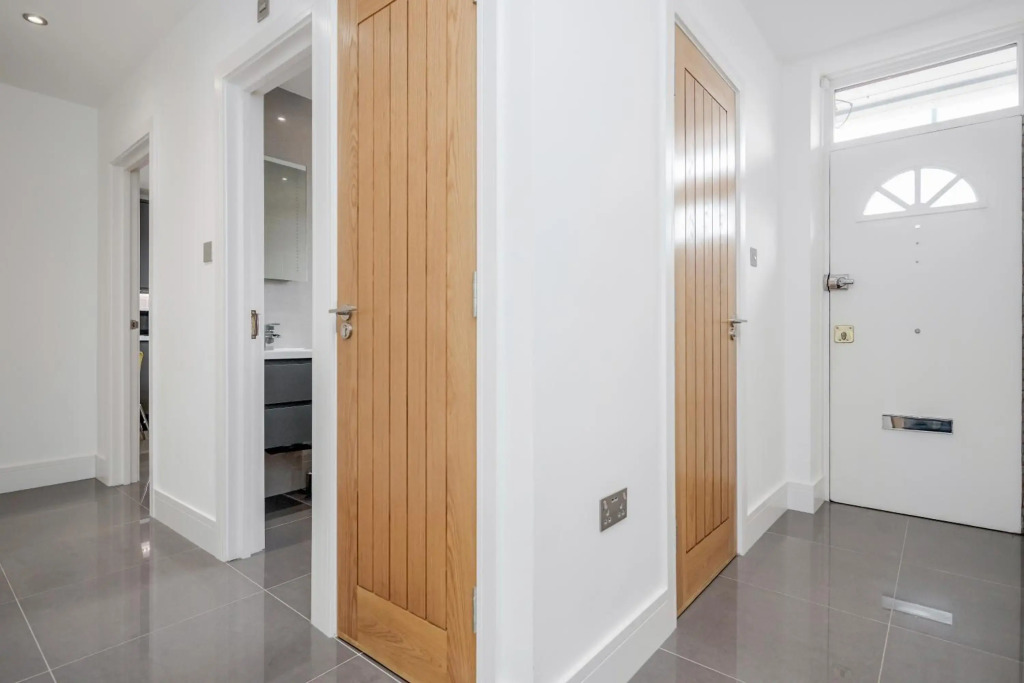 3 Bedroom Apartment in Stratford City