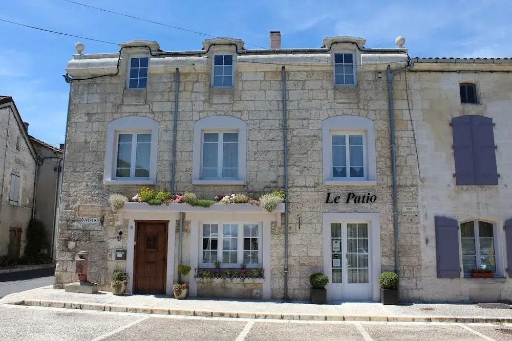 Le Patio Chambres et Tables dHôtes