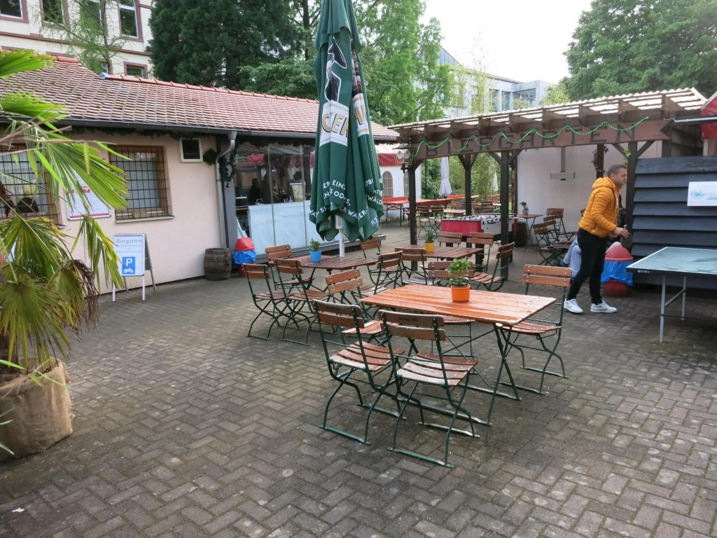 Einfache Unterkunft