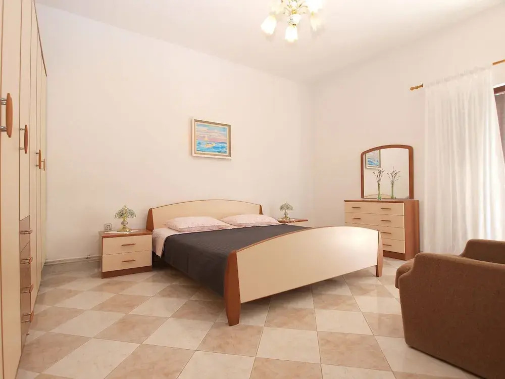 Apartment 539