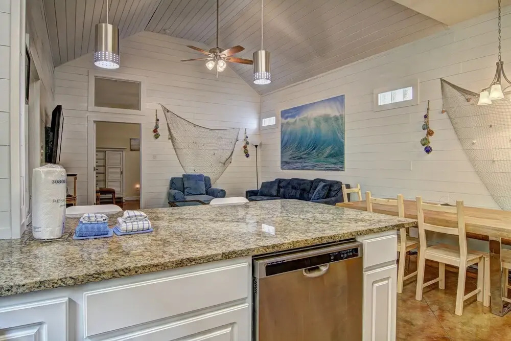 Sun Castle Pb221 3 Bedrooms 3 Bathrooms Condo