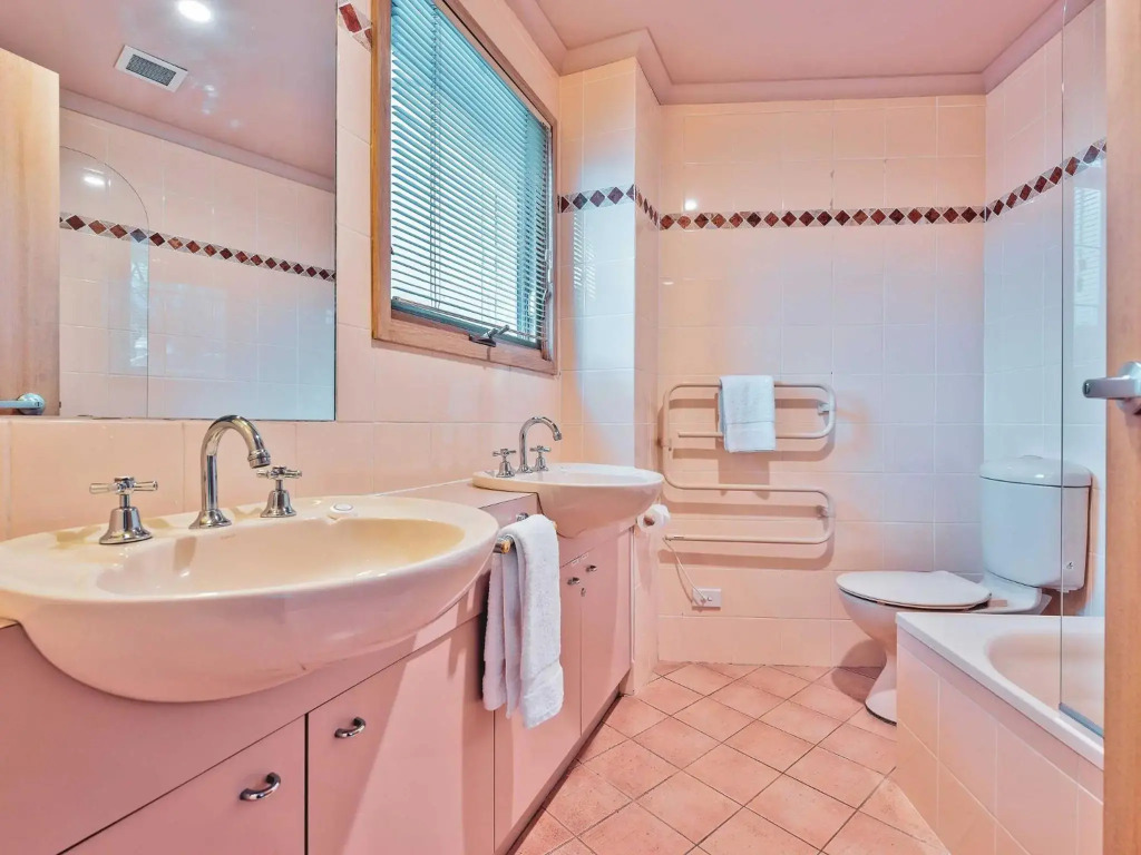 Lhotsky 2 Bedroom with fireplace and sweeping mountain view