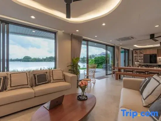 Lakeside 5-BR New Pool Villa in Gated Community