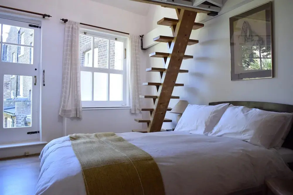2 Bedroom Loft Style House In Central Islington