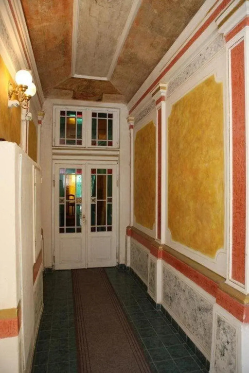 Old Time Hotel