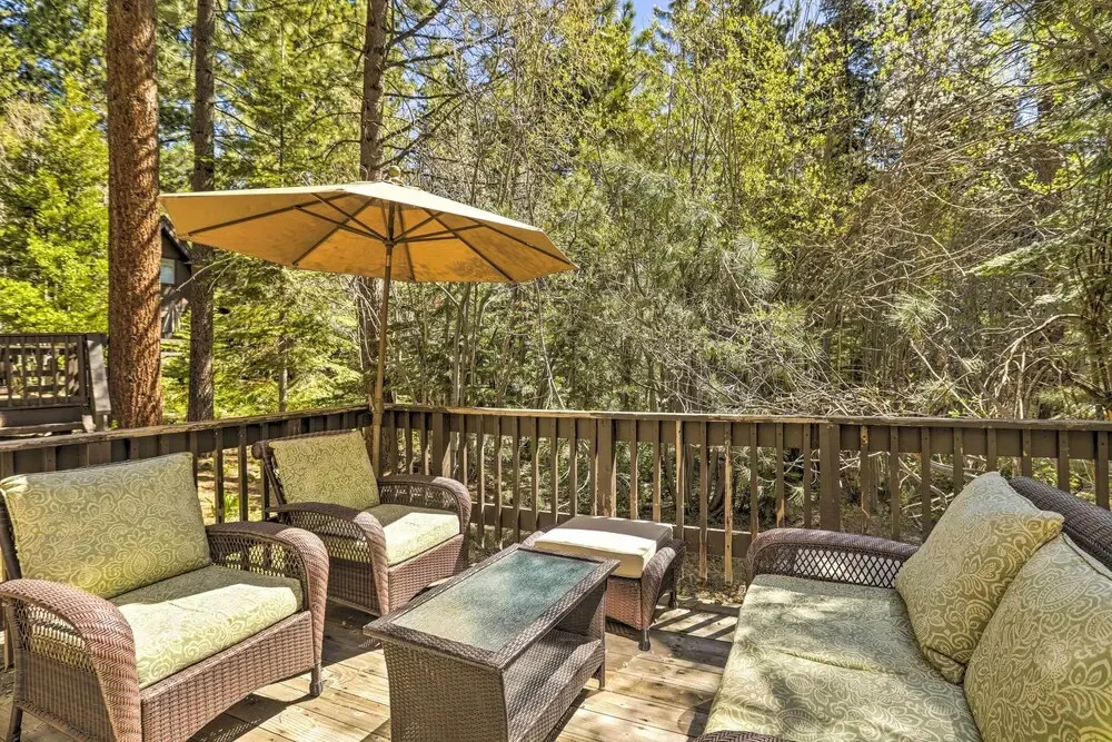 3 Mi to Lake Tahoe: Quiet Incline Village Cabin