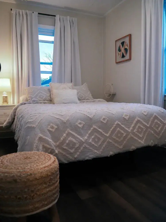 Apartment w Private Balcony Close to Beach
