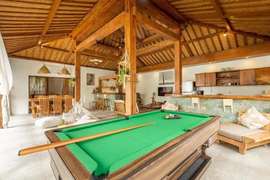 Elvano villa in heart of seminyak and near beach