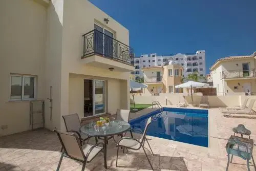 The Ultimate 5 Star Holiday Villa in Paralimni with Private Pool And Close To the Beach, Paralimni Villa 1199
