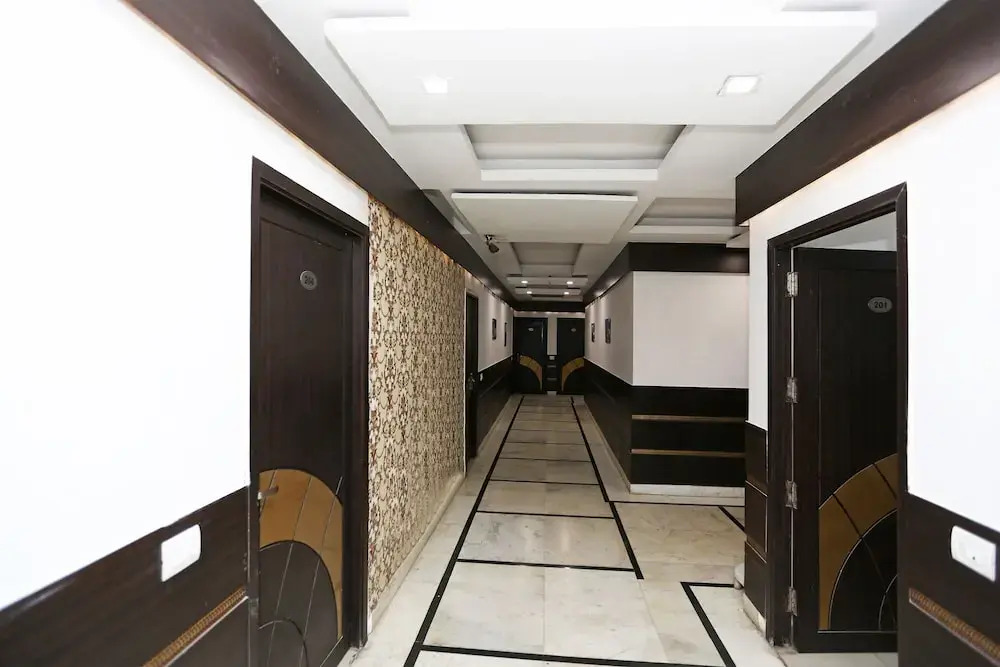 OYO 19029 Riya Palace