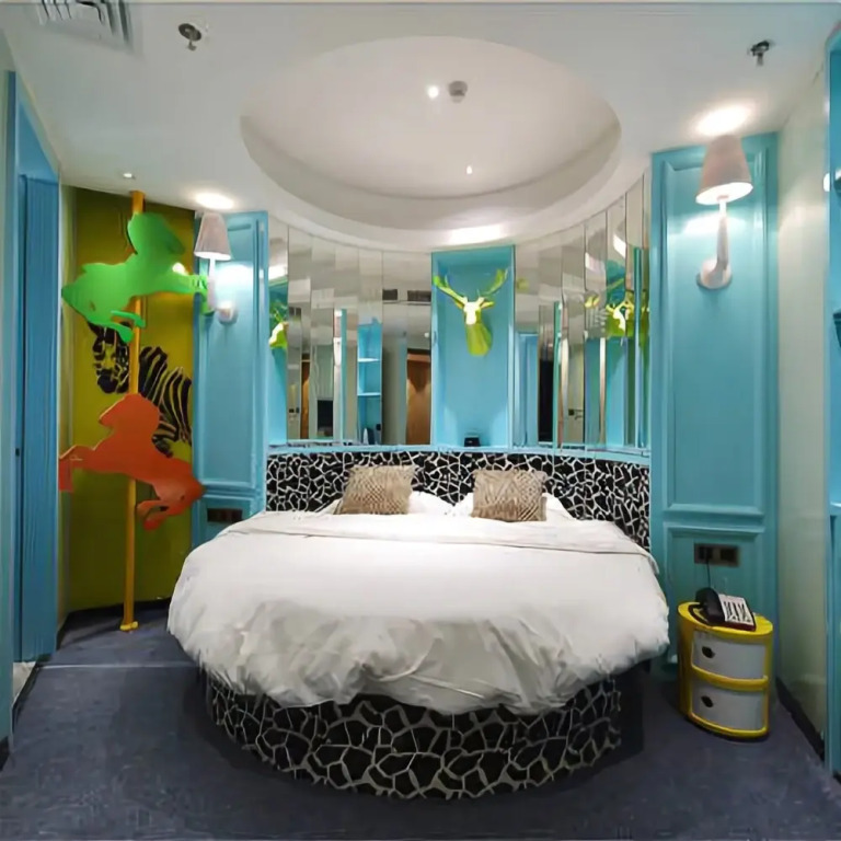 Peninsula City Hotel