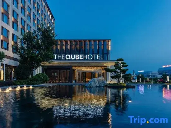 The qube Hotel