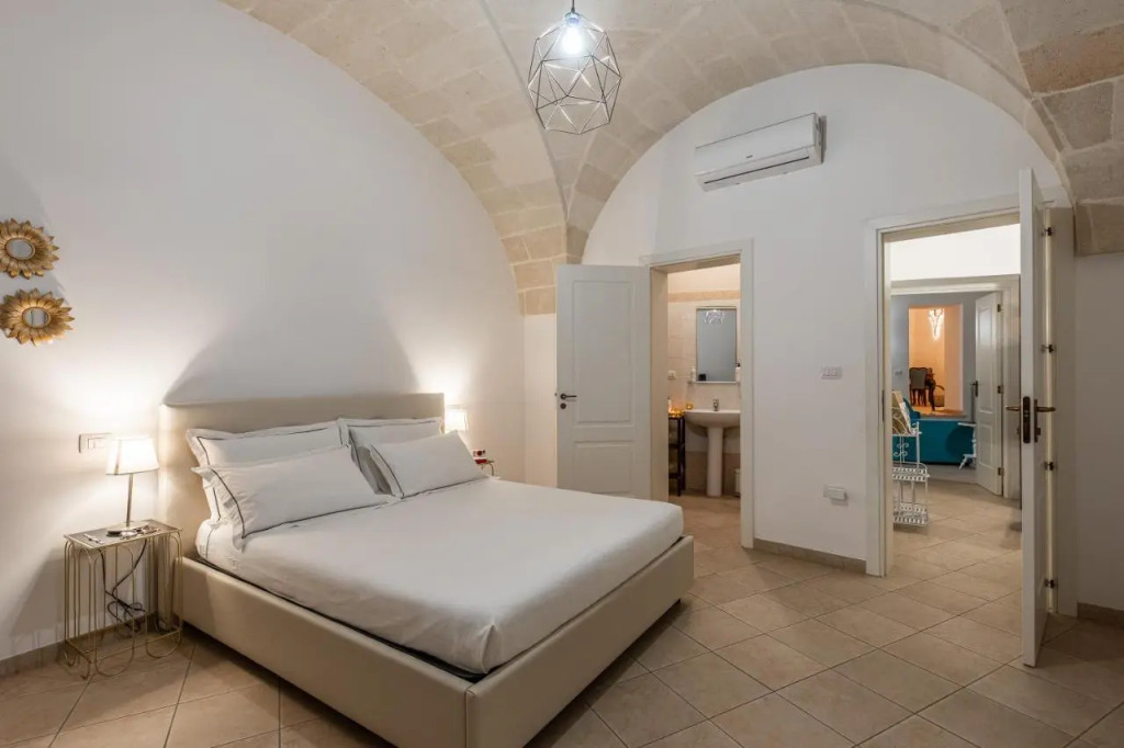 Palazzo Savino Southern Italian Lifestyle - Epoca Collection