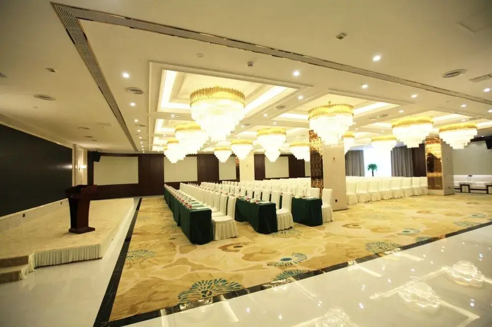 Liangchen Meijing Hotel