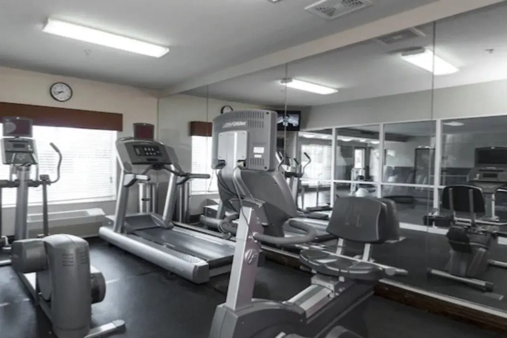 Holiday Inn Express & Suites Chicago - Matteson by IHG