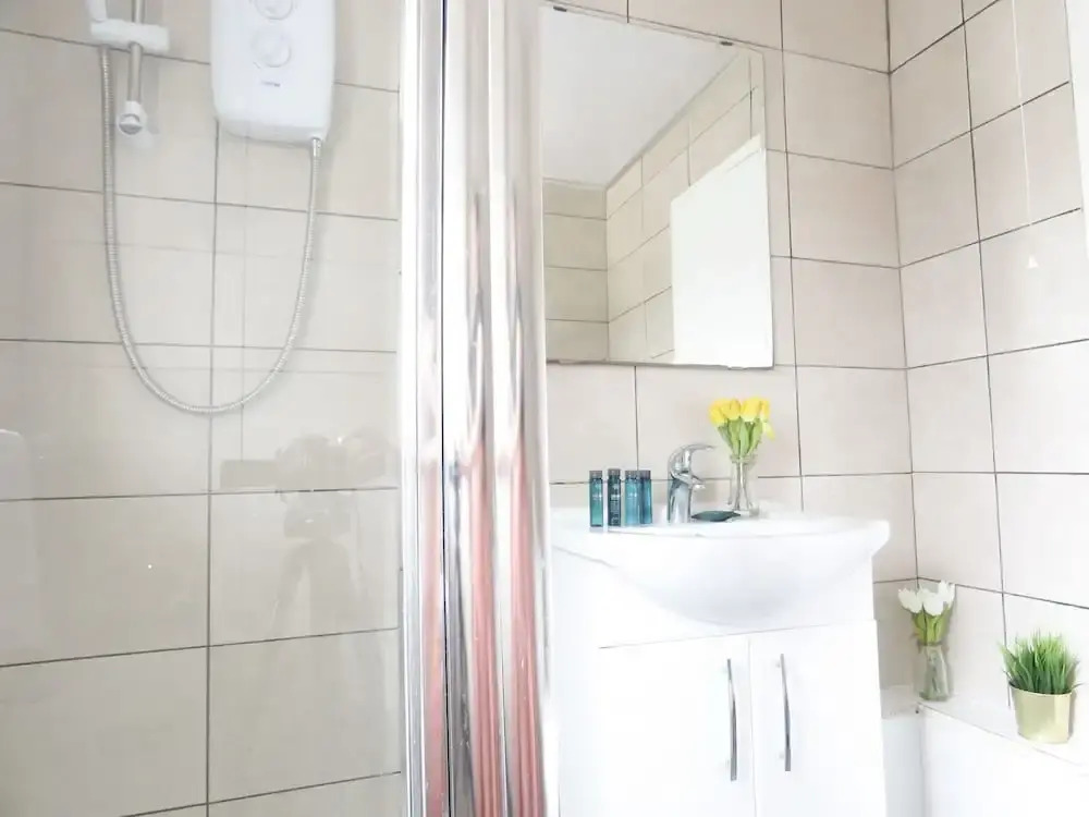 Tudors eSuites Three Bedroom House