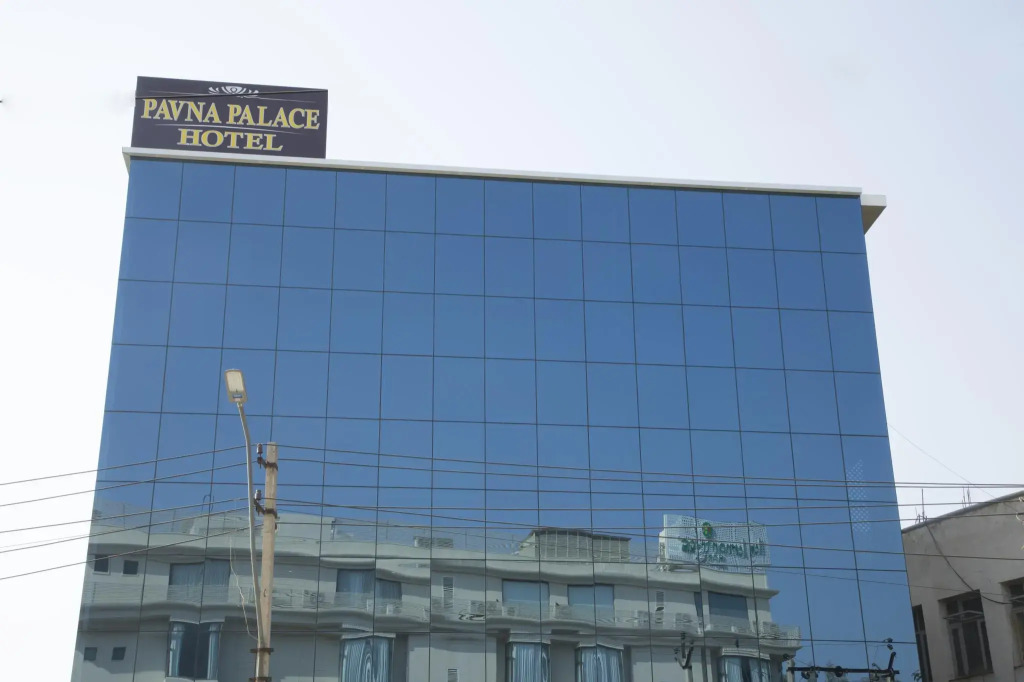 Pavna O Palace