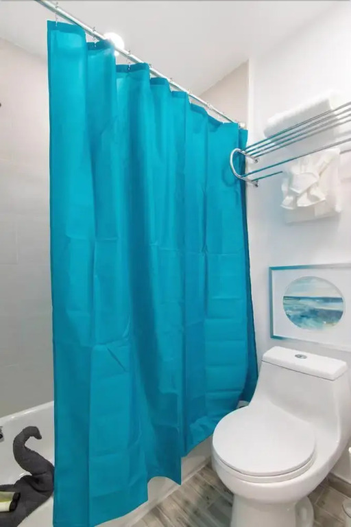 Stylish 1BR W Parking Space & Near the Beach 1