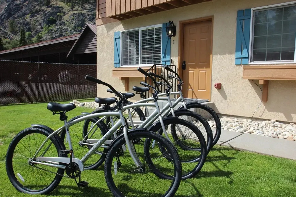 Alpine Escape Downtown Townhome w Hot tub Free Cruiser Bicycles