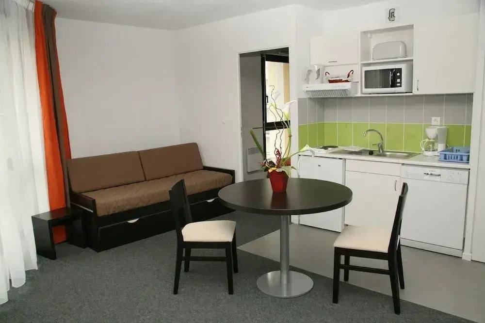 Nemea Appart Hotel Grand Cœur Nancy Centre