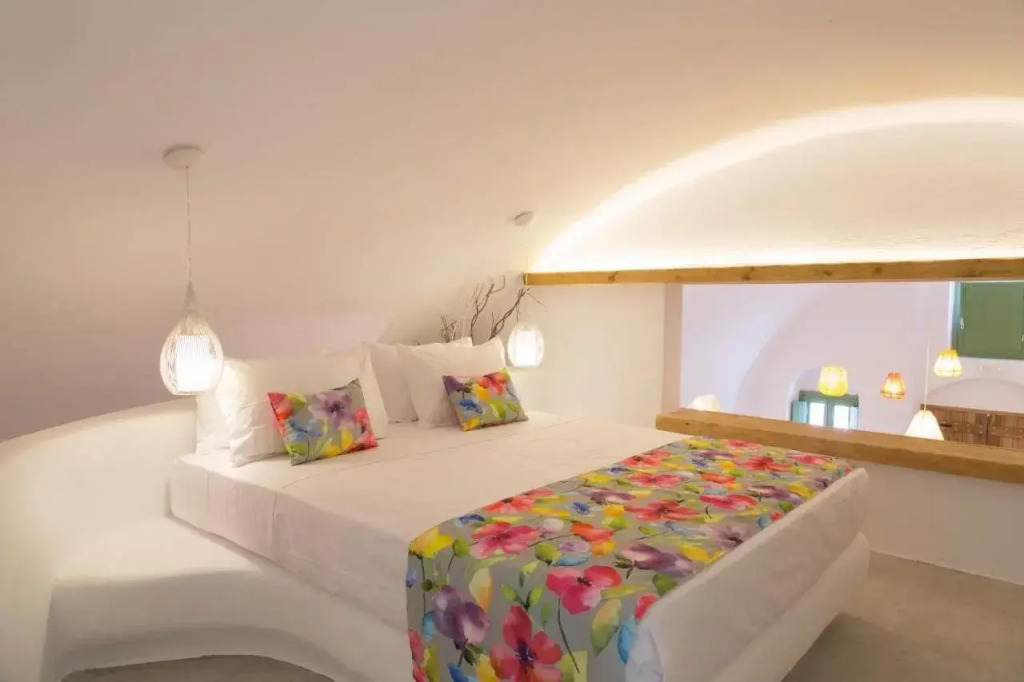 Ayoba Santorini