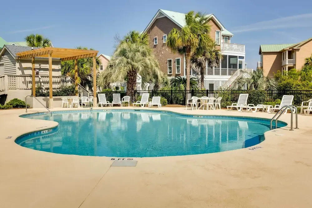 Oceanfront Condo in Harbor Island Community!