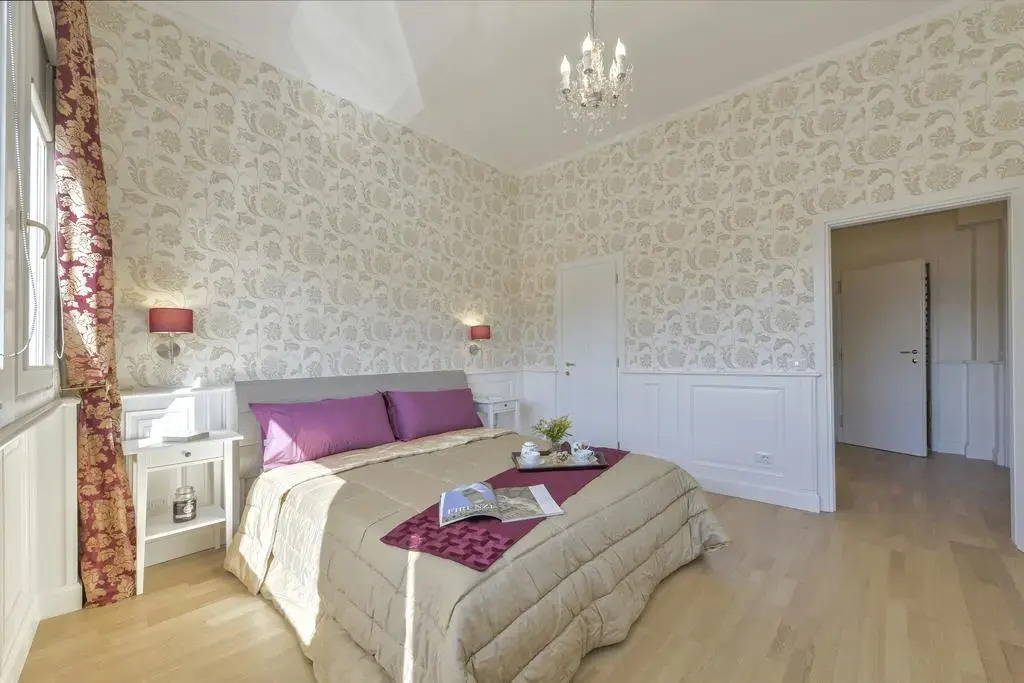 Rosselli Halldis Apartments