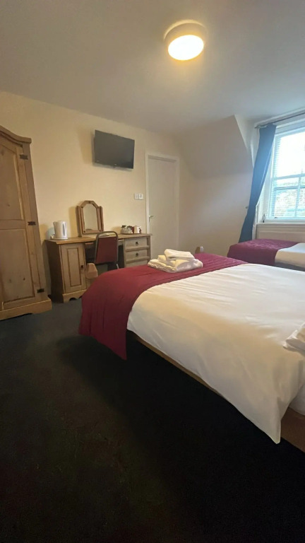 Novar Arms Hotel
