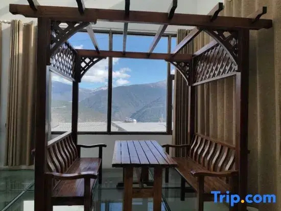 Deqin Feilai Temple Jinchenyuan Homestay