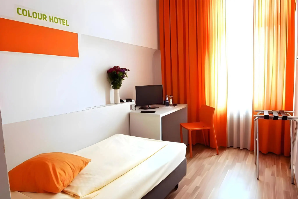 Colour Hotel